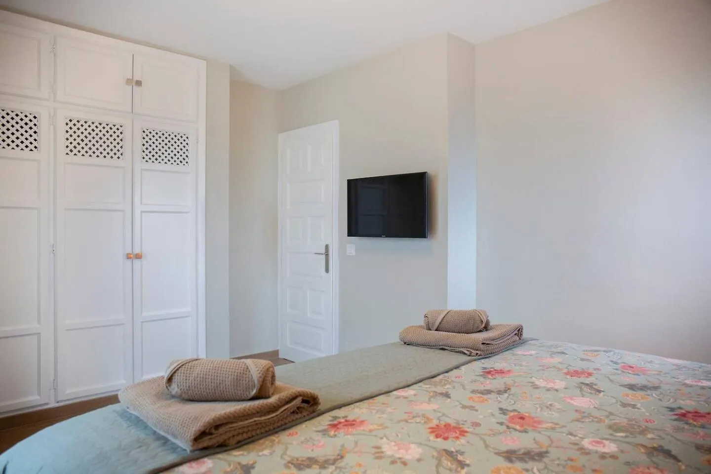 New Luxury Mijas Townhouse Views Terrace&Patioアパートメント アパート
